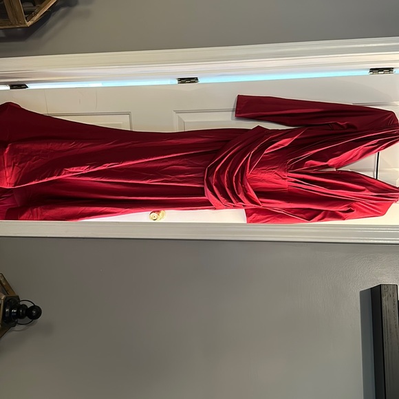 Never been worn. - Picture 1 of 4